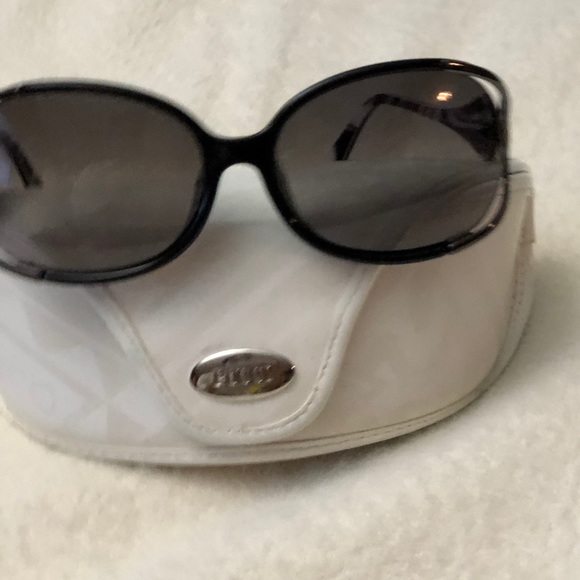 Emilio Pucci Sunglasses - Picture 6 of 10